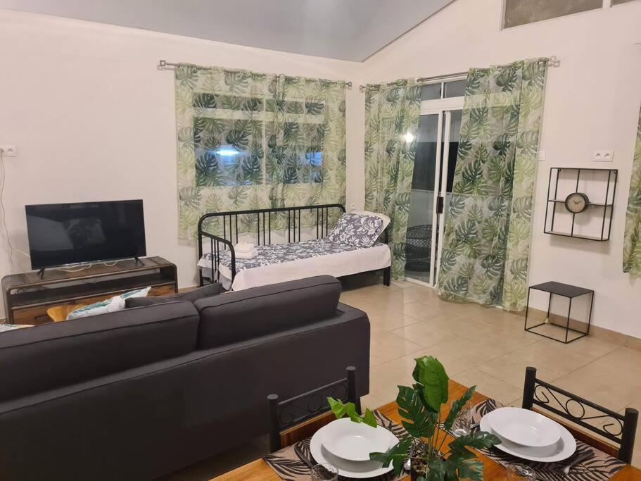 Taharu'U Guest House By The Beach Papara ภายนอก รูปภาพ
